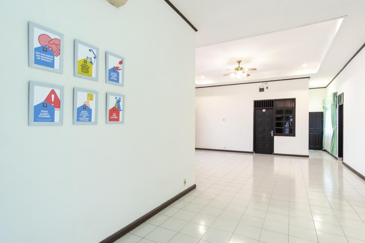 Hotel Oyo Living 2843 Raz House Syariah Medan Exteriér fotografie