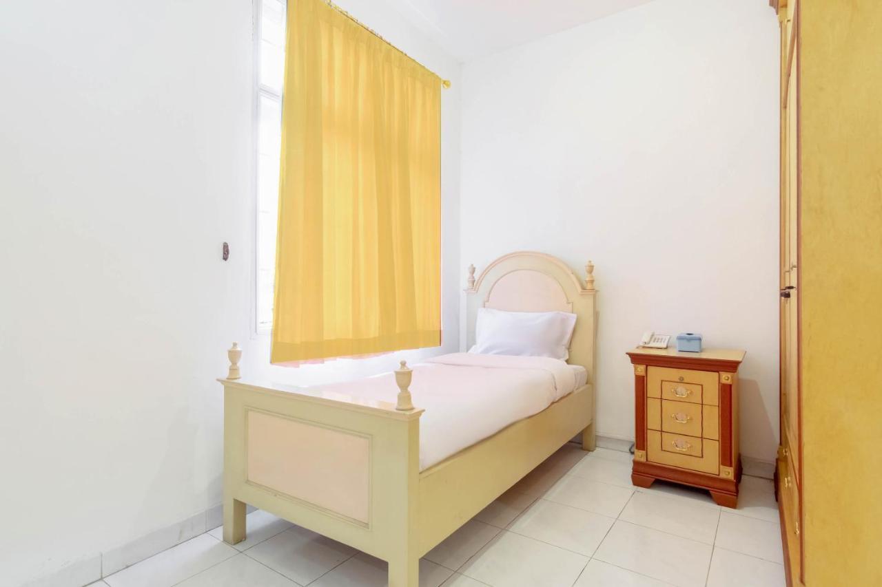 Hotel Oyo Living 2843 Raz House Syariah Medan Exteriér fotografie