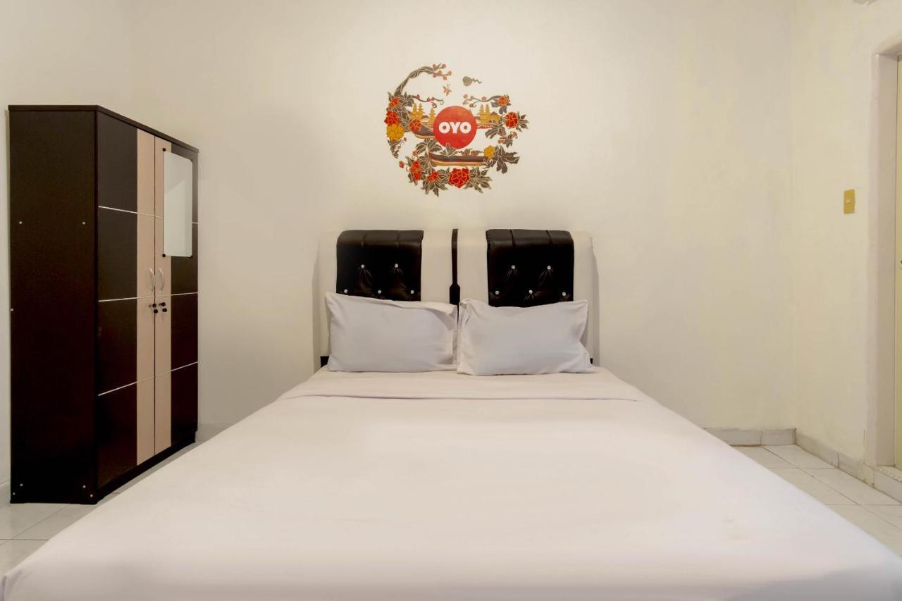 Hotel Oyo Living 2843 Raz House Syariah Medan Exteriér fotografie