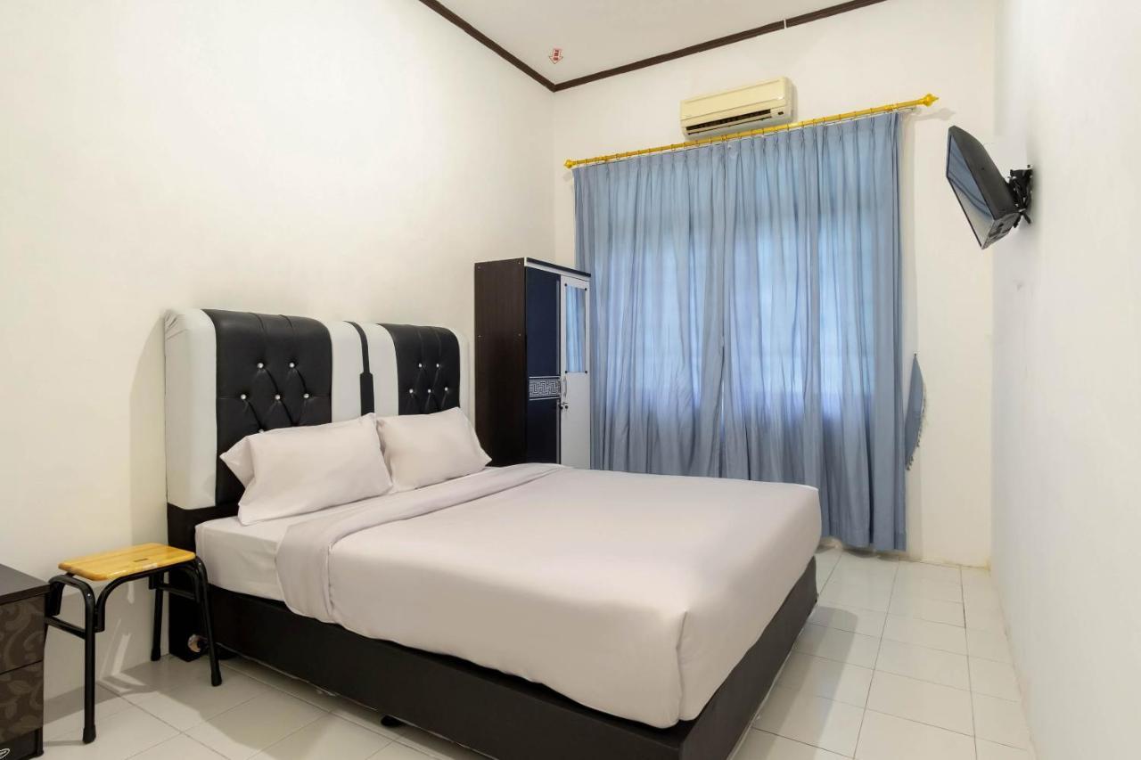 Hotel Oyo Living 2843 Raz House Syariah Medan Exteriér fotografie