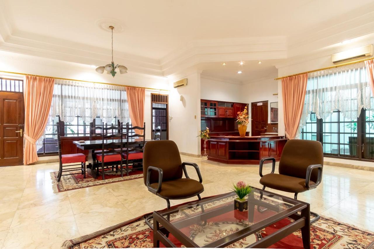 Hotel Oyo Living 2843 Raz House Syariah Medan Exteriér fotografie