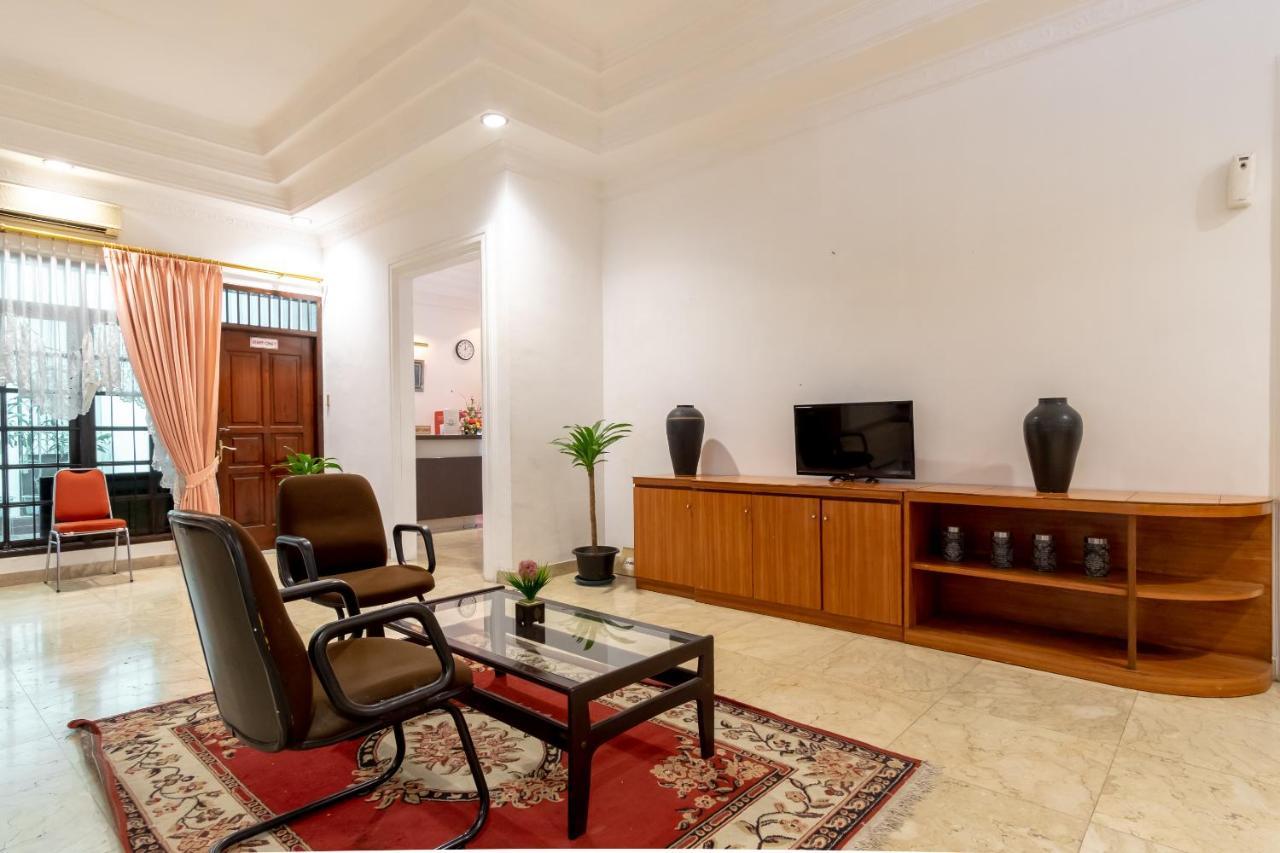 Hotel Oyo Living 2843 Raz House Syariah Medan Exteriér fotografie